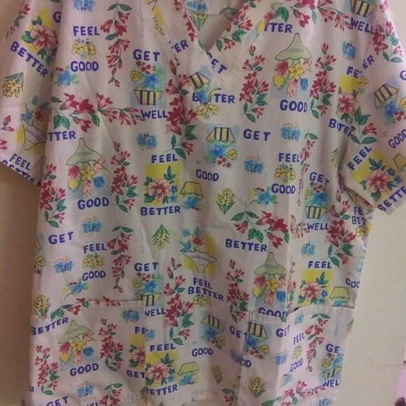 Scrubs Top. - Picture 3 of 3